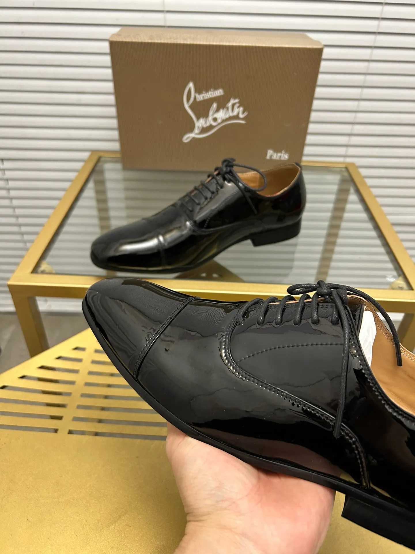 (Customized model) Ex-factory price is 500. christian louboutin (CL red sole shoes) counter series, casual sneakers for couples 📢 📢 📢 Exclusive hot style release 🎈🎈💪 Movable latex feet 👻 Finished outsole line [Proud] 😝Female 35-40# Male 38#-46, global supply😝 [Top version]: Original imported genuine leather upper, top original leather lining, original molded TPU outsole, original 1:1 detail processing, original shoe last,